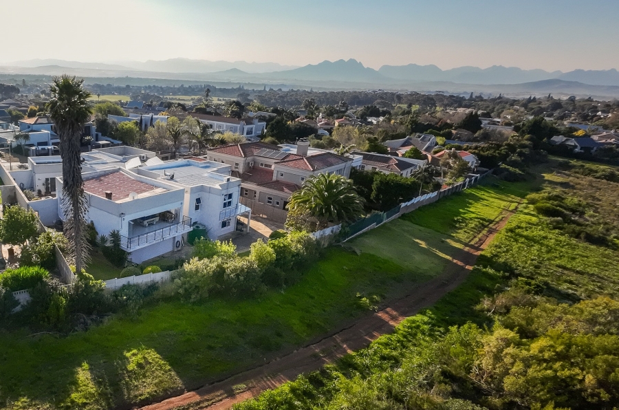 6 Bedroom Property for Sale in Vergesig Western Cape
